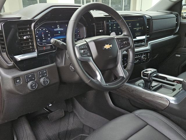 Used 2025 Chevrolet Silverado 1500 LTZ w/ LTZ Convenience Package II AWD/4WD image 30