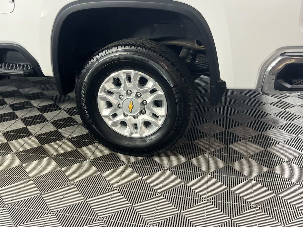Used 2025 Chevrolet Silverado 2500 LTZ w/ LTZ Convenience Package image 13