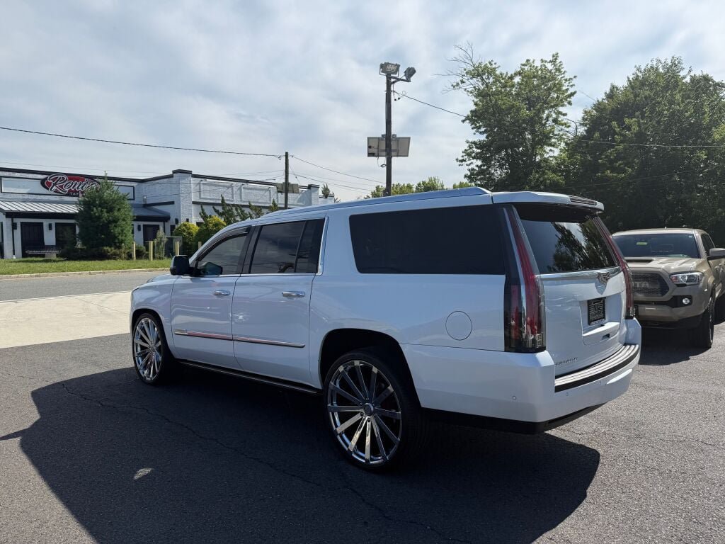 Used 2018 Cadillac Escalade ESV Premium Luxury w/ LPO, Radiant Package AWD/4WD image 5