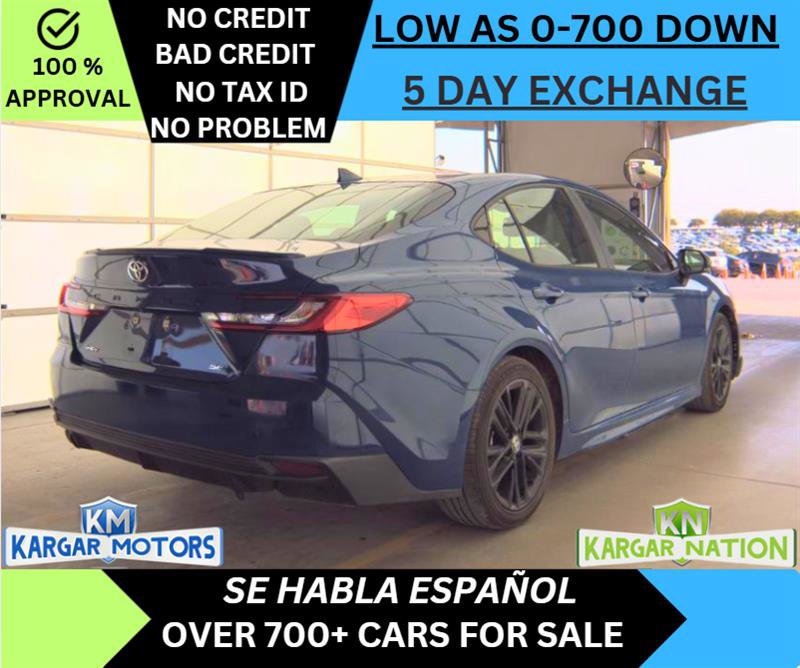 Used 2025 Toyota Camry SE image 1