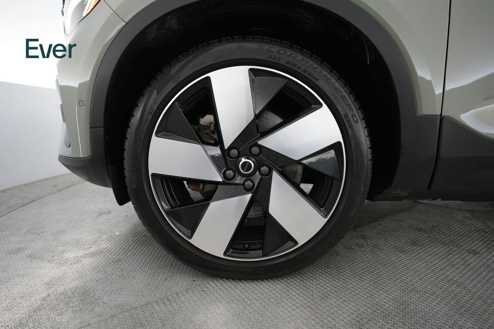 Used 2023 Volvo C40 P8 Recharge Ultimate image 19