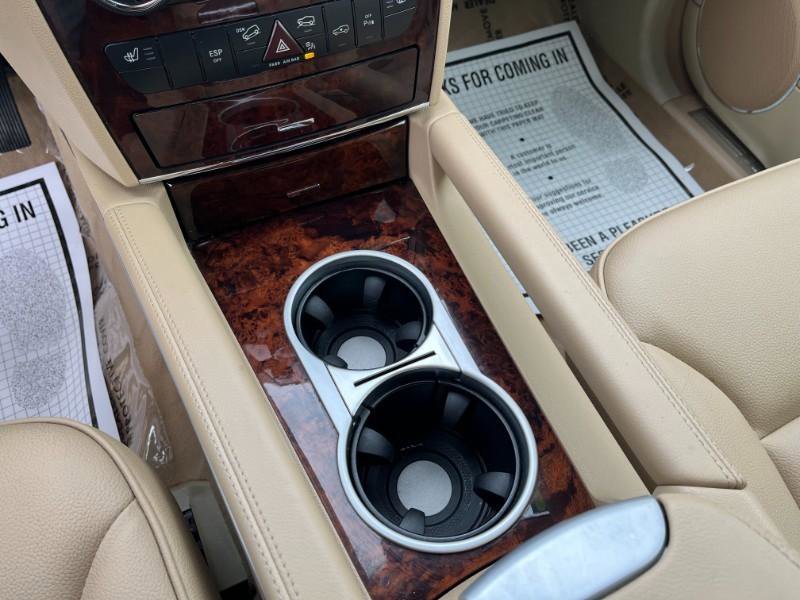 Used 2011 Mercedes-Benz GL 450 4MATIC image 35