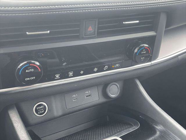 Used 2023 Nissan Rogue SV image 29