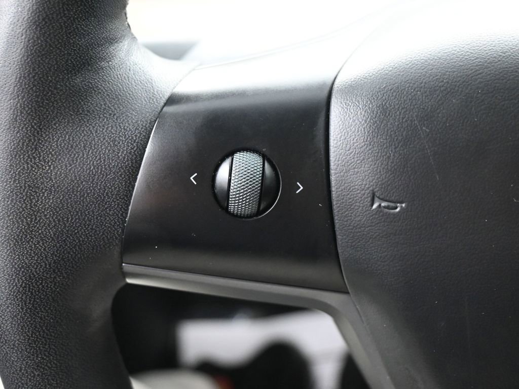 Used 2023 Tesla Model 3 Standard Range image 20