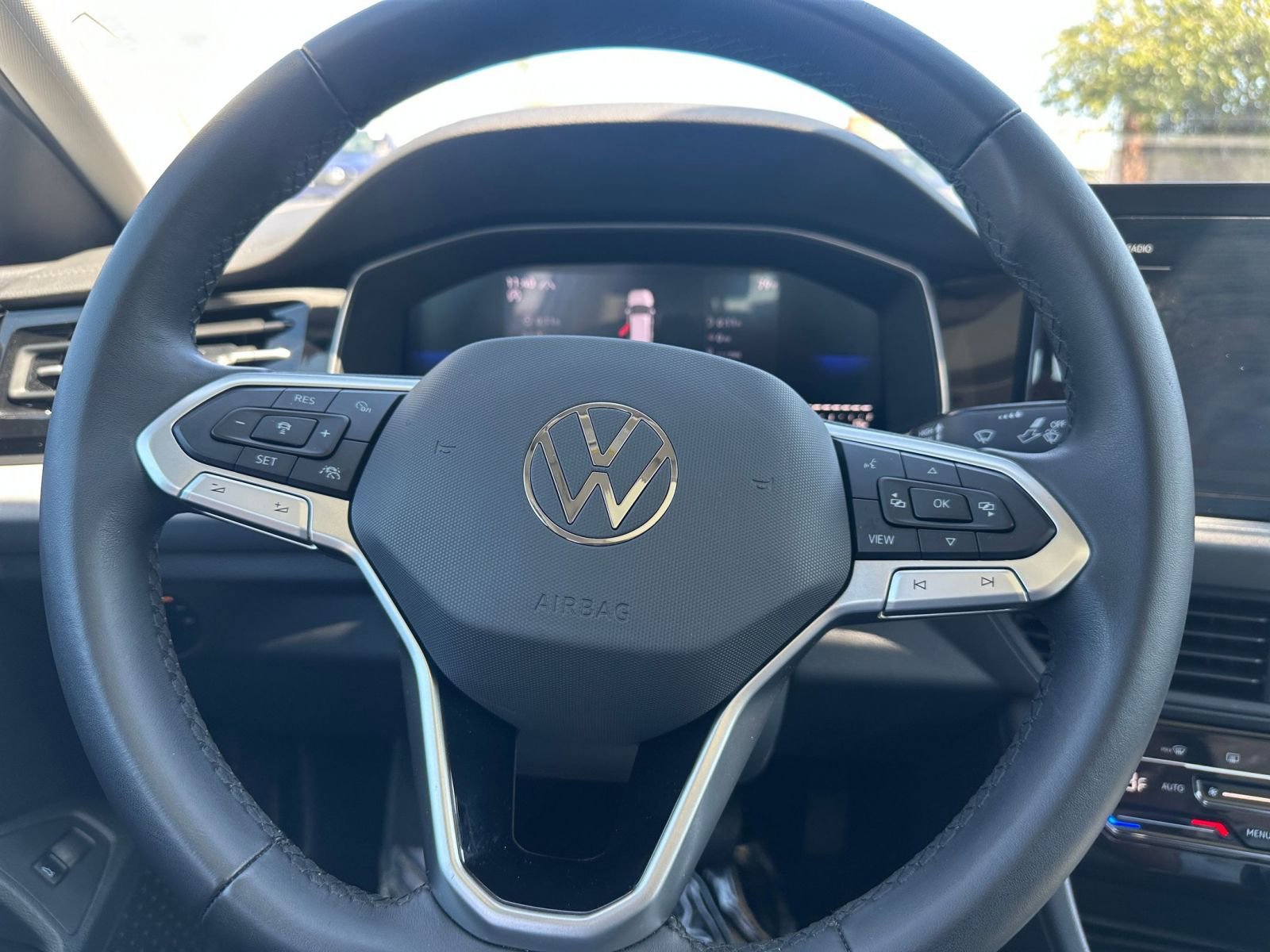 Used 2025 Volkswagen Jetta SE image 27