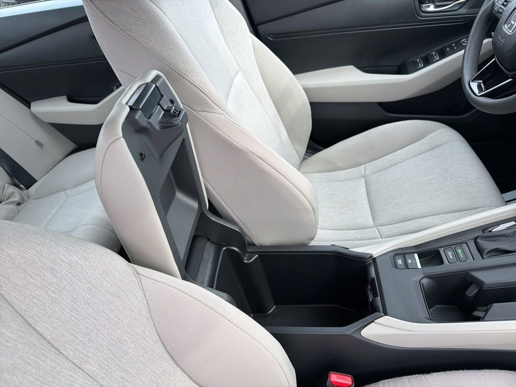 Used 2025 Honda Accord LX image 34
