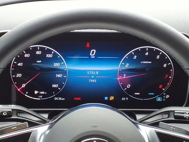 Used 2025 Mercedes-Benz GLC 300 image 12