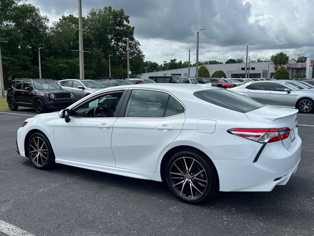 Certified 2023 Toyota Camry SE FWD image 3