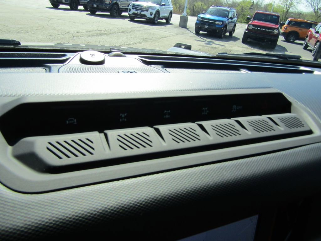 Used 2025 Ford Bronco Badlands AWD/4WD image 31