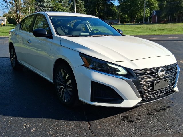 Used 2025 Nissan Altima 2.5 SV AWD/4WD image 7