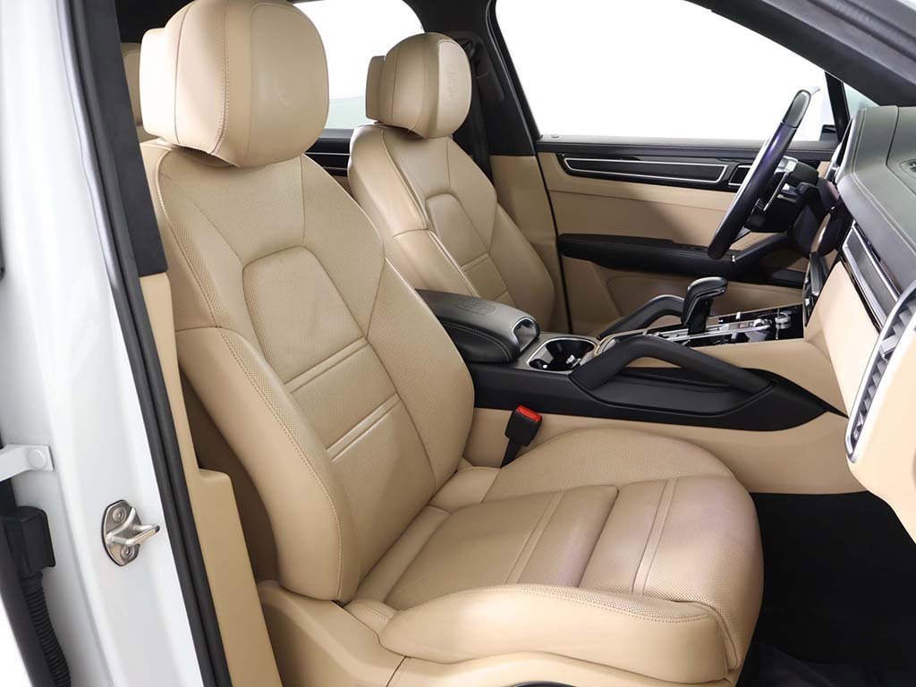 Used 2022 Porsche Cayenne GTS image 33