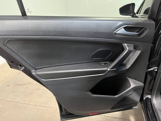 Used 2020 Volkswagen Tiguan SE FWD image 16