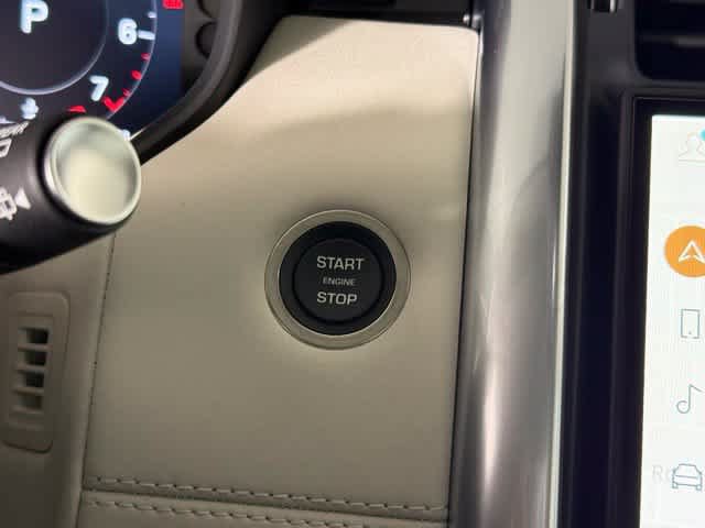 New 2026 Land Rover Discovery S AWD/4WD image 32