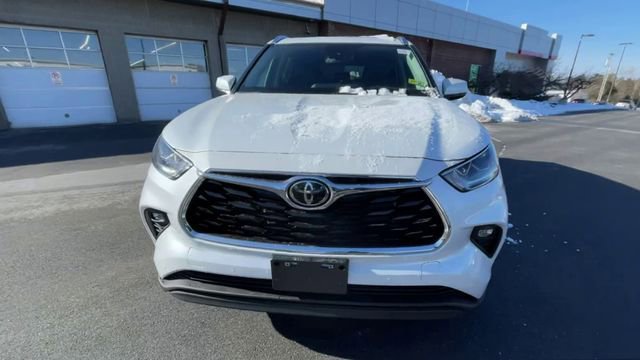 Used 2023 Toyota Highlander Limited AWD/4WD image 7