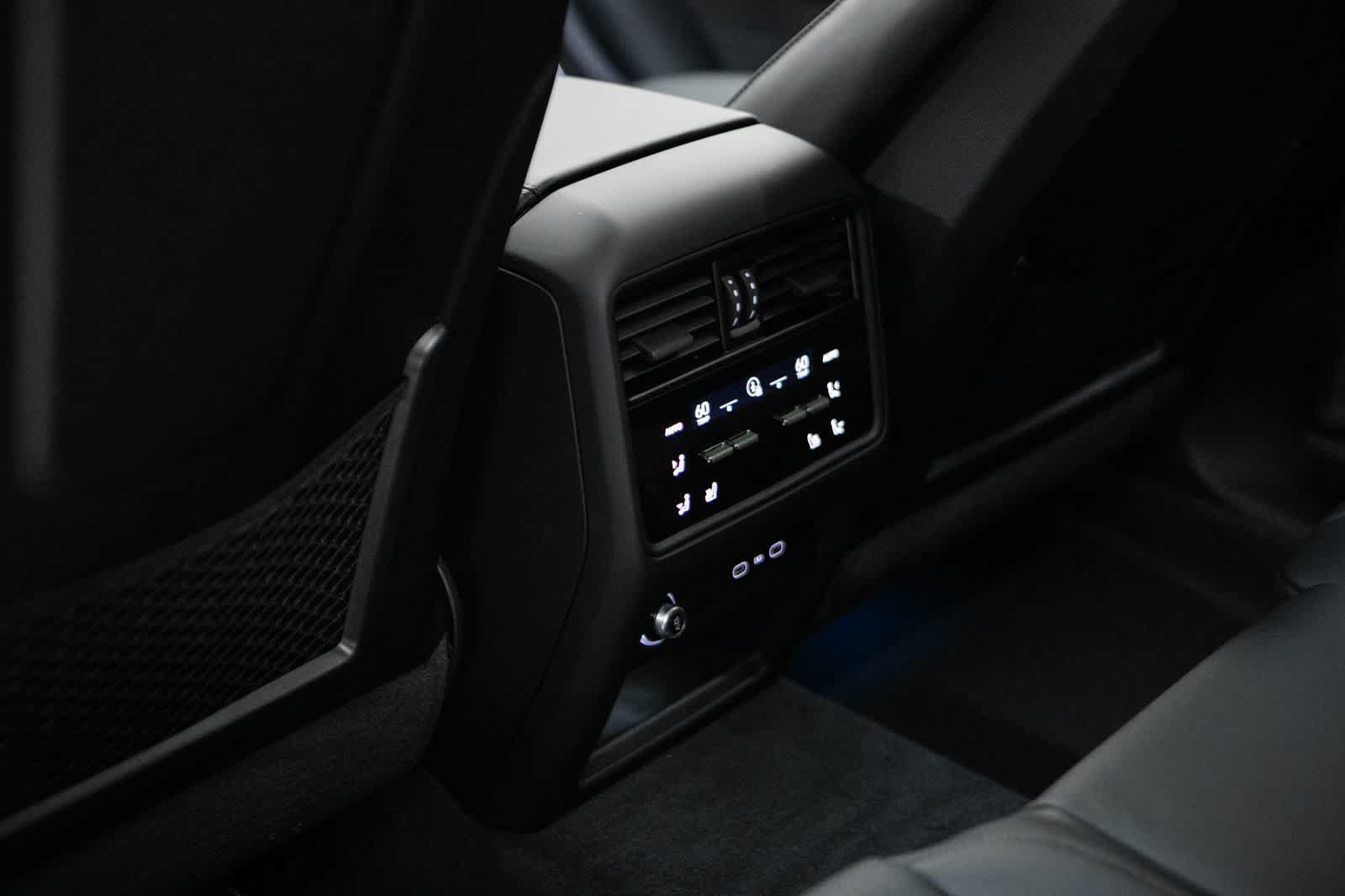 New 2026 Porsche Cayenne Turbo AWD/4WD image 36