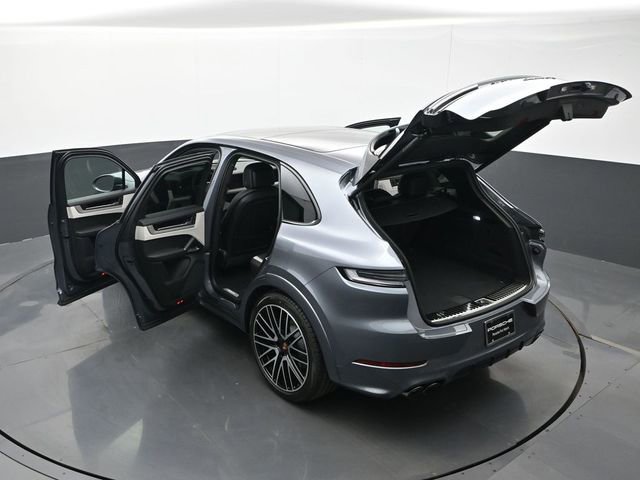 New 2026 Porsche Cayenne GTS AWD/4WD image 29