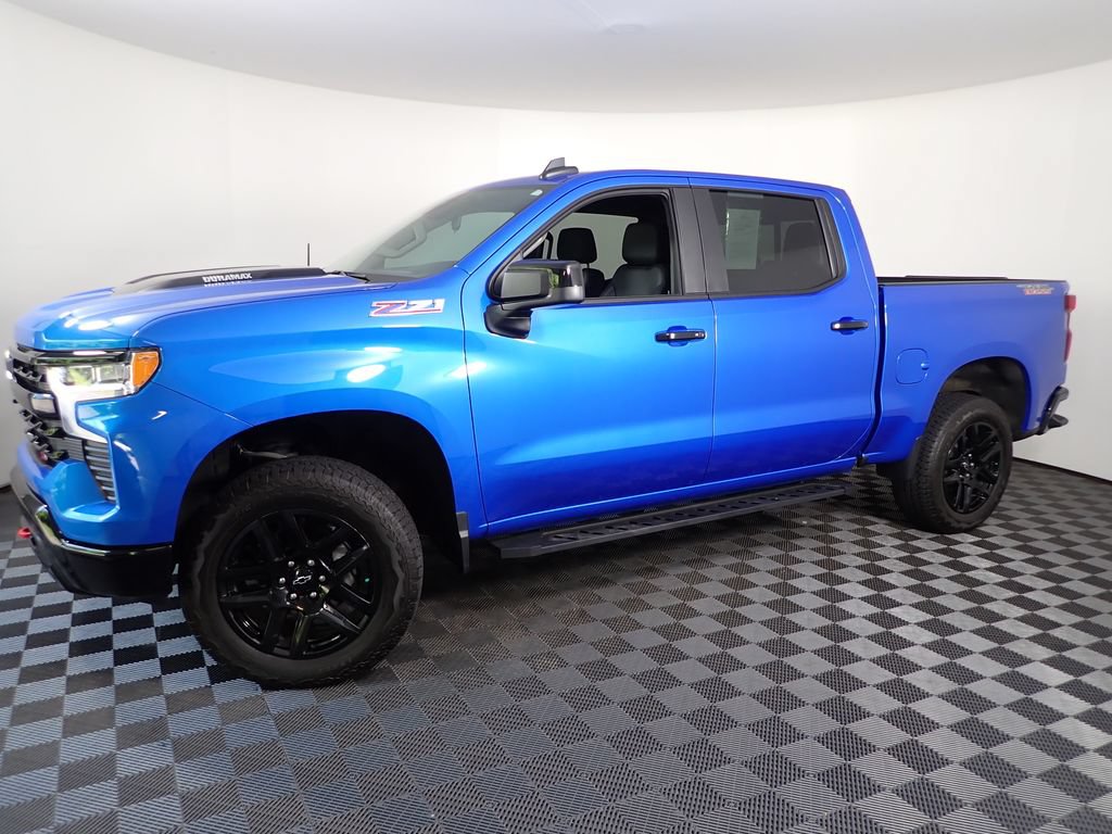 Used 2025 Chevrolet Silverado 1500 LT Trail Boss w/ Convenience Package II AWD/4WD image 11