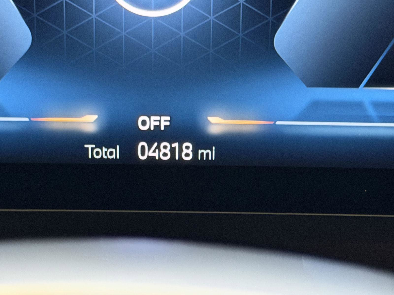 Used 2025 BMW 740i xDrive image 22