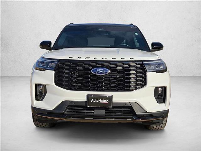 Used 2025 Ford Explorer ST-Line image 2