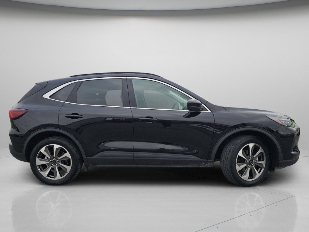 Used 2024 Ford Escape Platinum image 23