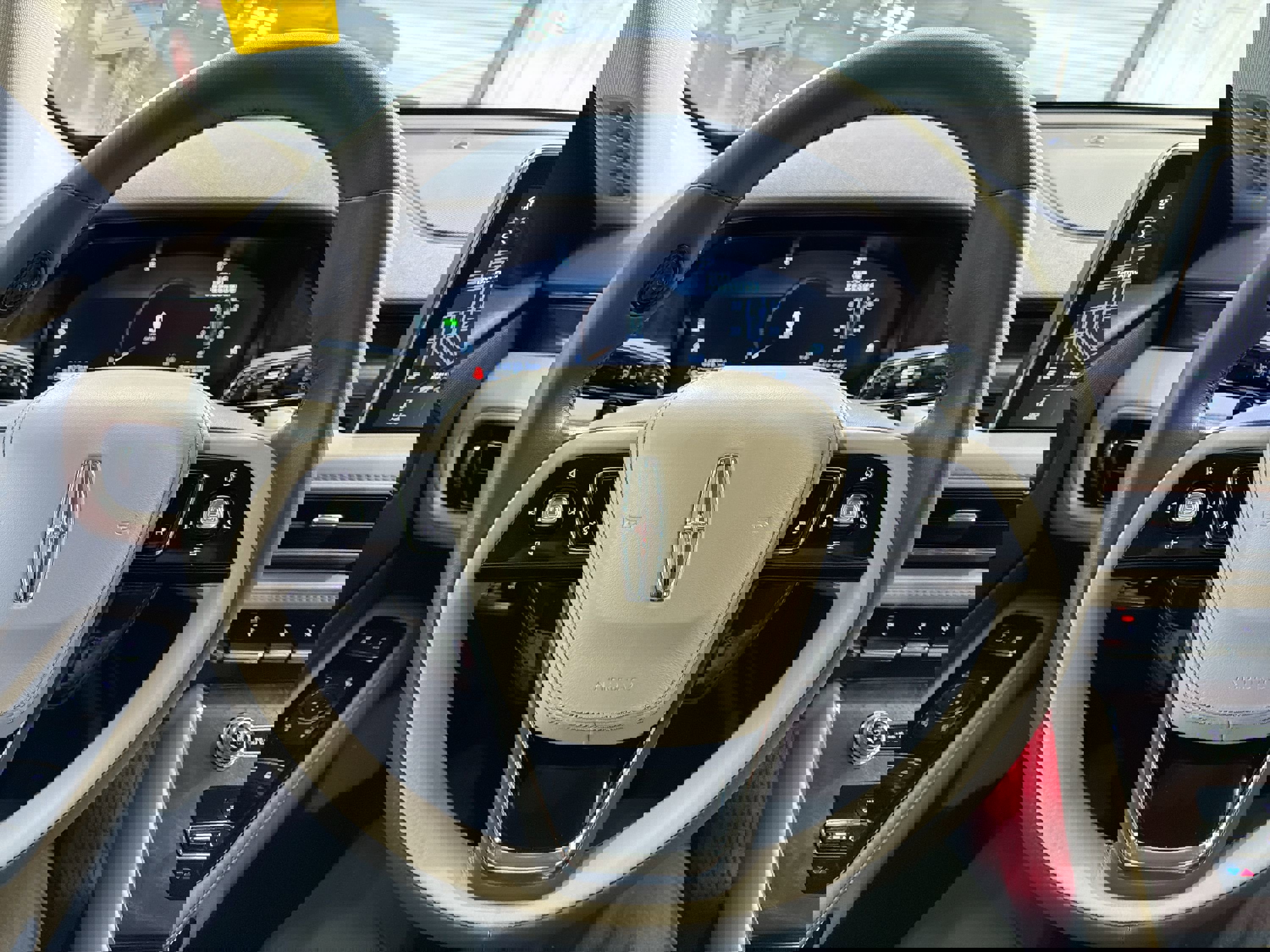 Used 2022 Lincoln Aviator Reserve image 13