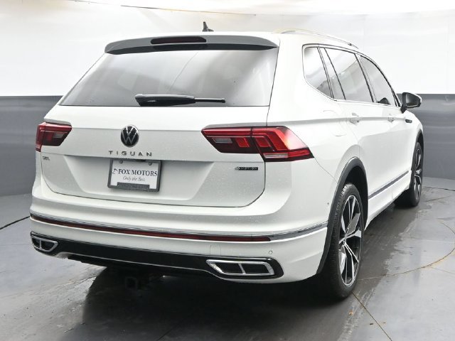 Used 2024 Volkswagen Tiguan SEL R-Line AWD/4WD image 5