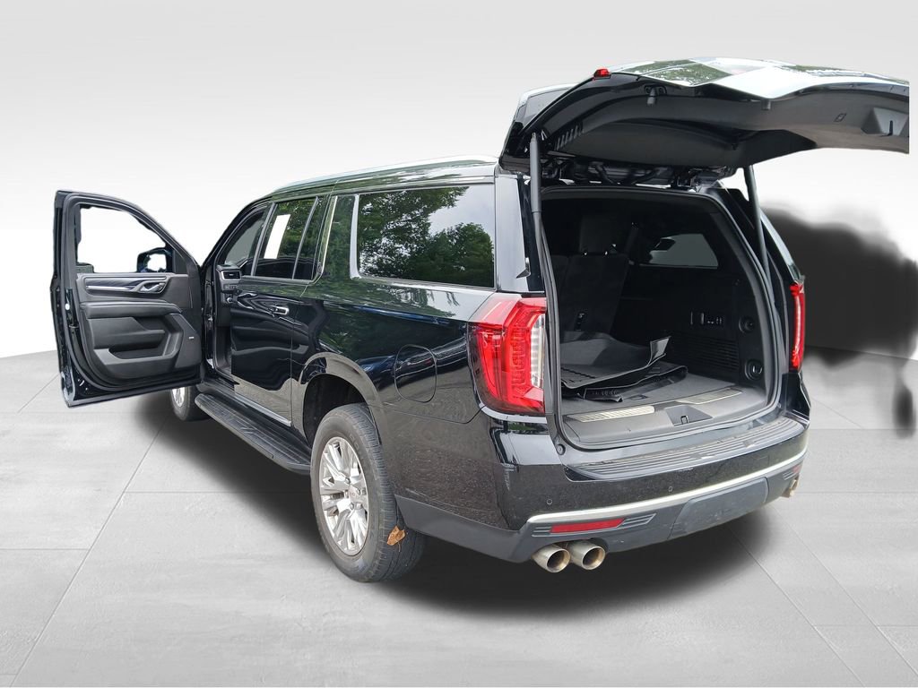 Used 2022 GMC Yukon XL Denali image 3