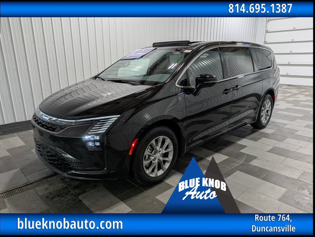 Used 2027 Chrysler Pacifica Limited FWD image 1