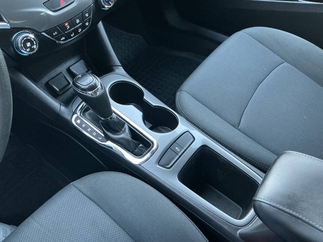 Used 2018 Chevrolet Cruze LT FWD image 23