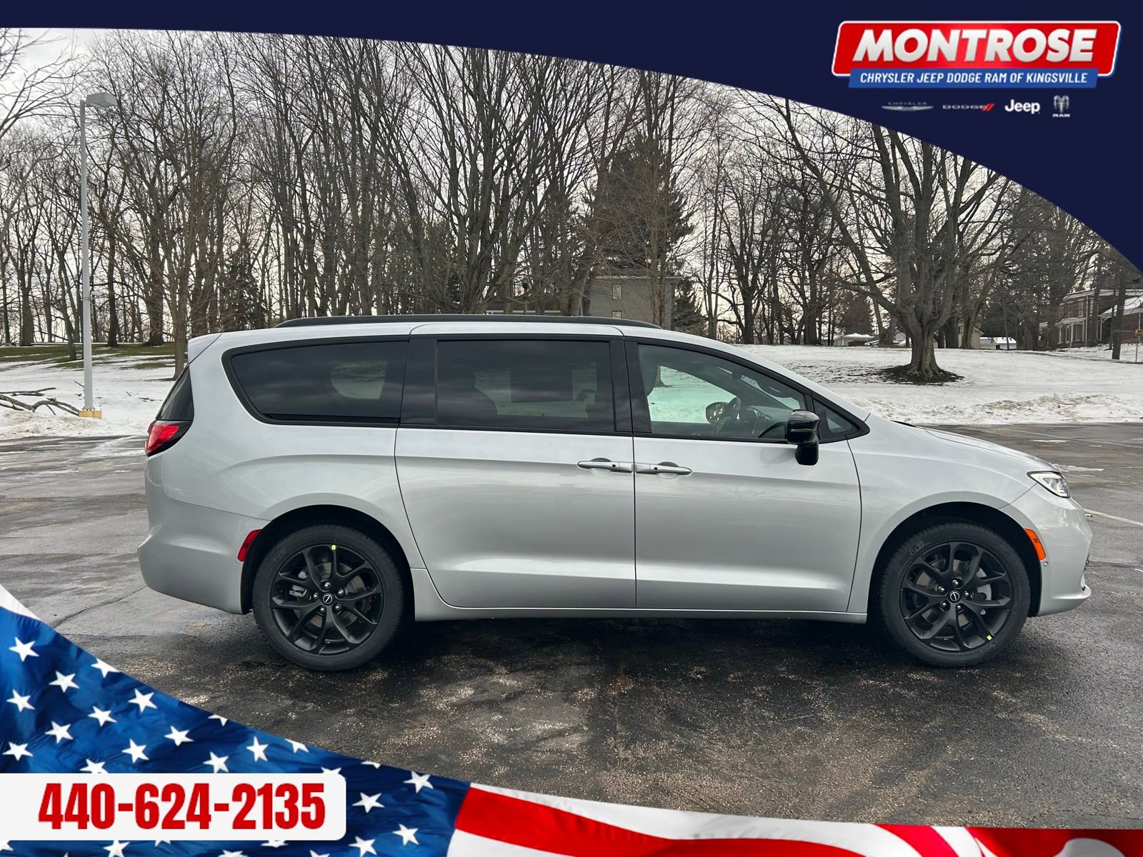 New 2026 Chrysler Pacifica Limited w/ Uconnect Theater Family Group AWD/4WD image 6