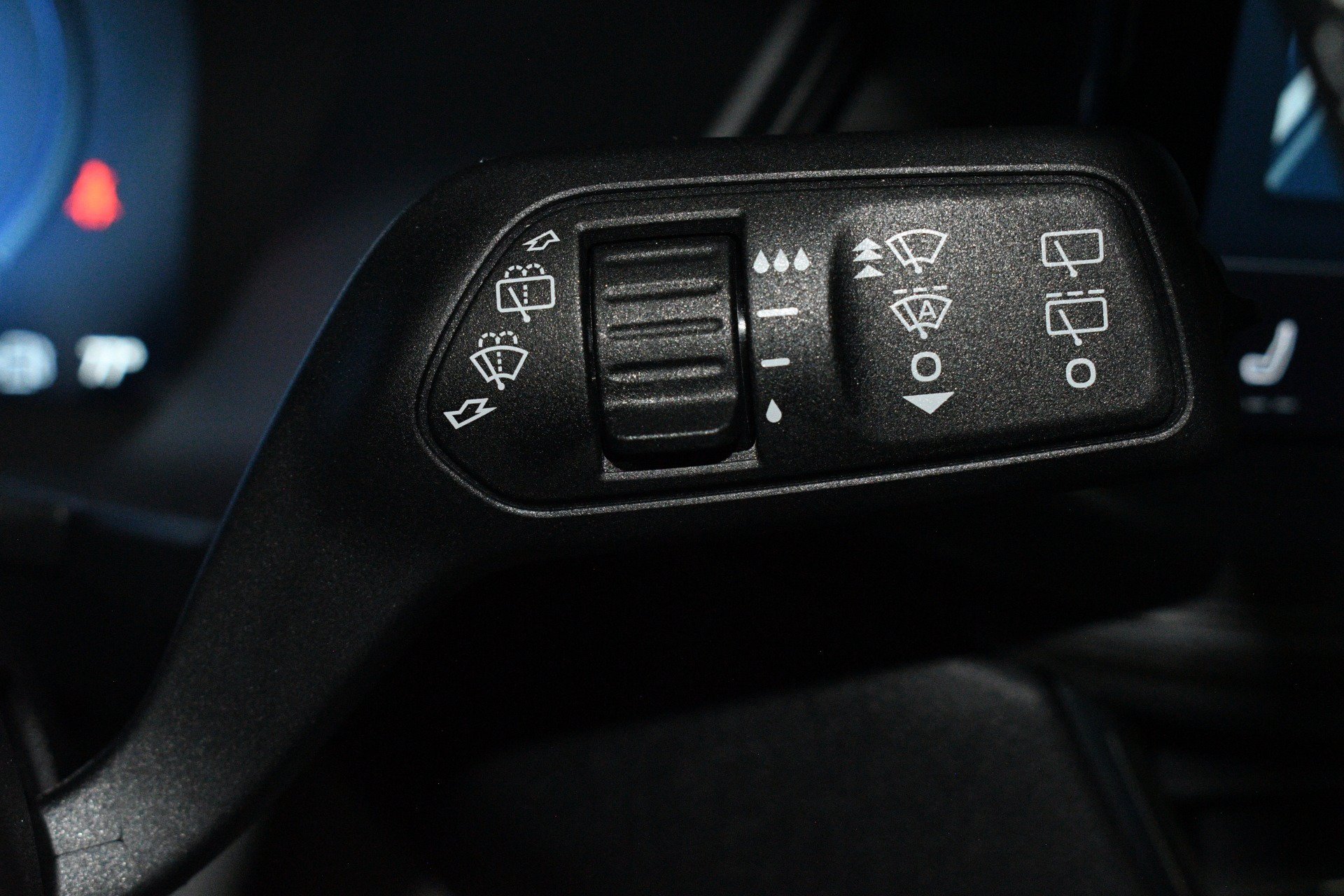 Used 2024 Ford Escape Platinum AWD/4WD image 28
