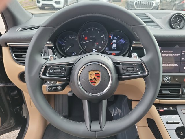 Used 2026 Porsche Macan AWD/4WD image 27