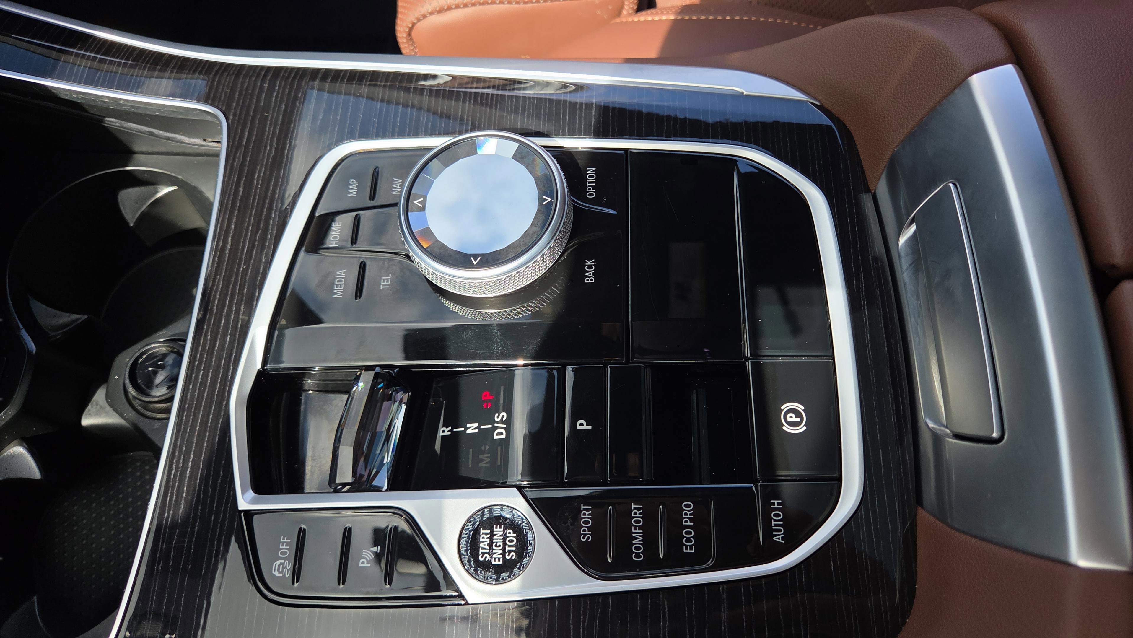 Certified 2025 BMW X5 sDrive40i w/ Executive Package image 39