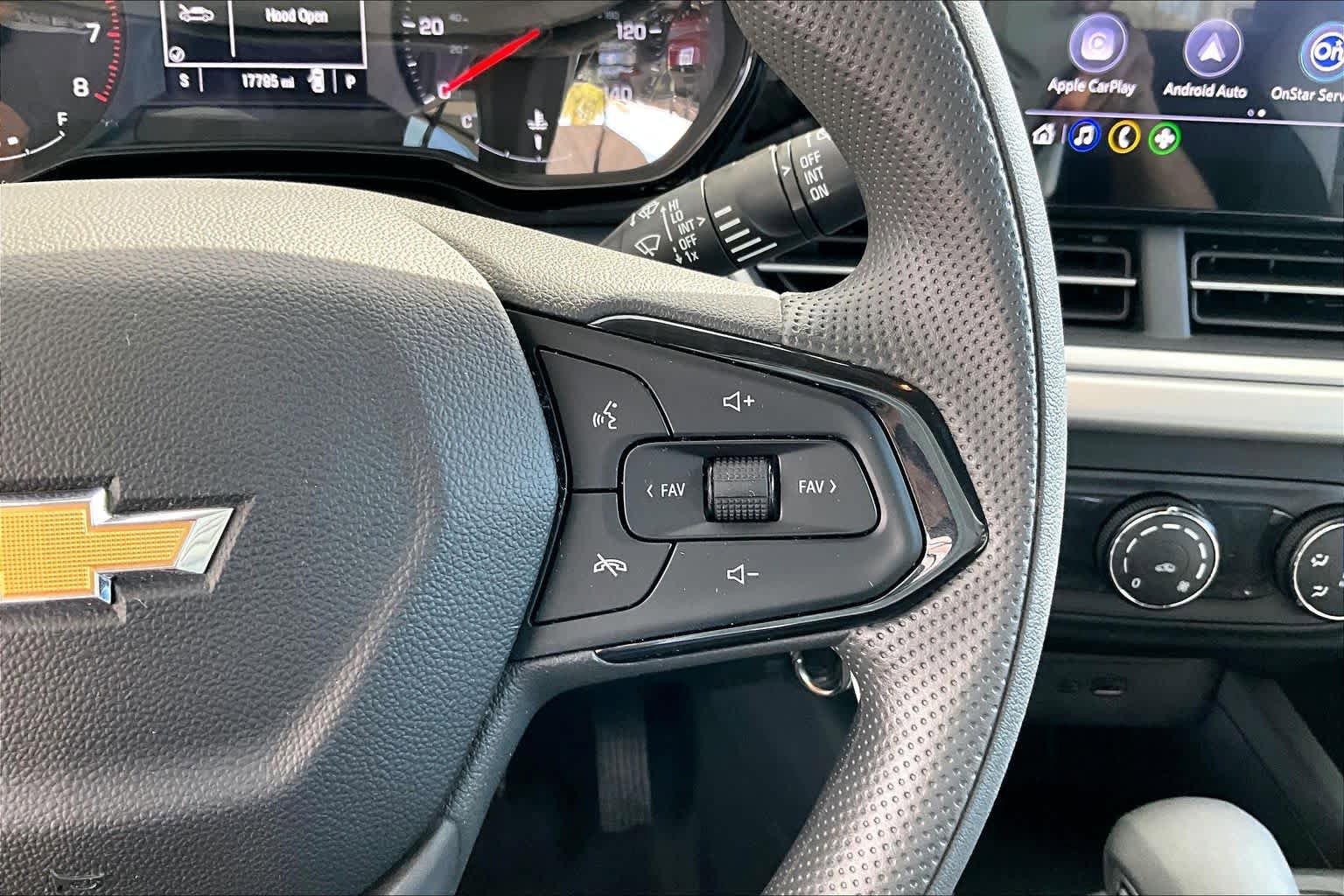 Used 2025 Chevrolet Trax LS image 24