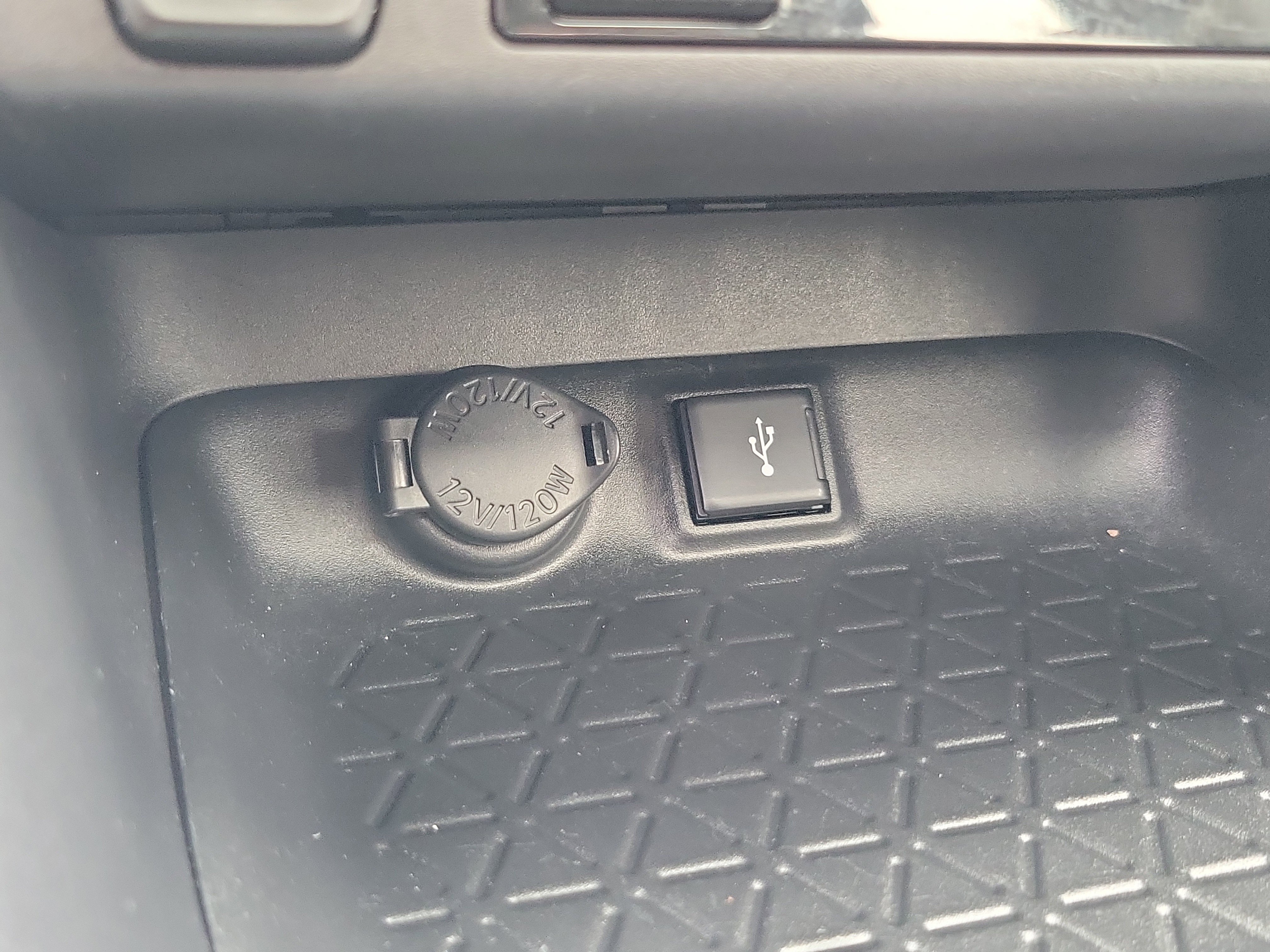 Certified 2021 Toyota RAV4 XLE w/ Convenience Package AWD/4WD image 33