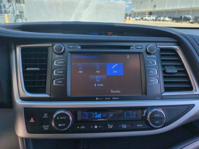 Used 2019 Toyota Highlander Plus FWD image 14