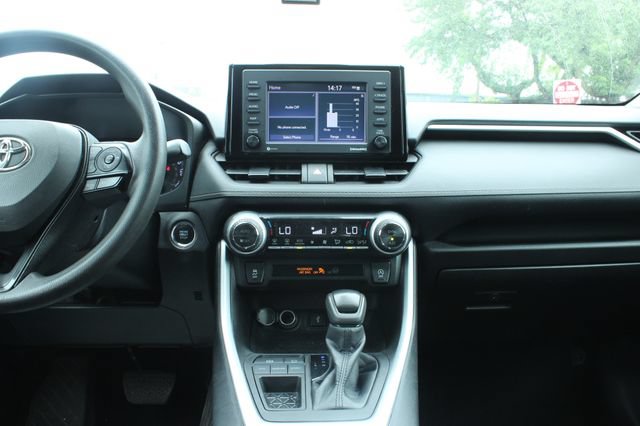 Used 2022 Toyota RAV4 XLE FWD image 17
