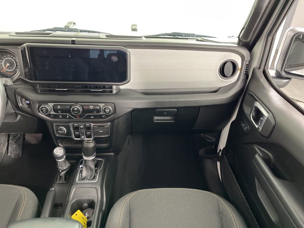 Used 2024 Jeep Gladiator Sport image 16
