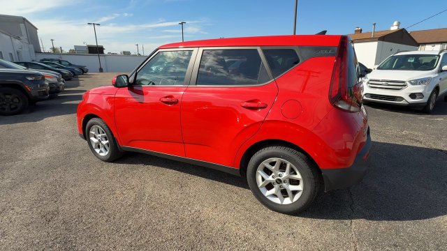 Used 2022 Kia Soul S FWD image 6