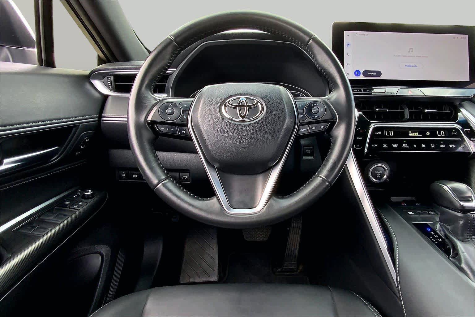 Used 2024 Toyota Venza XLE AWD/4WD image 6
