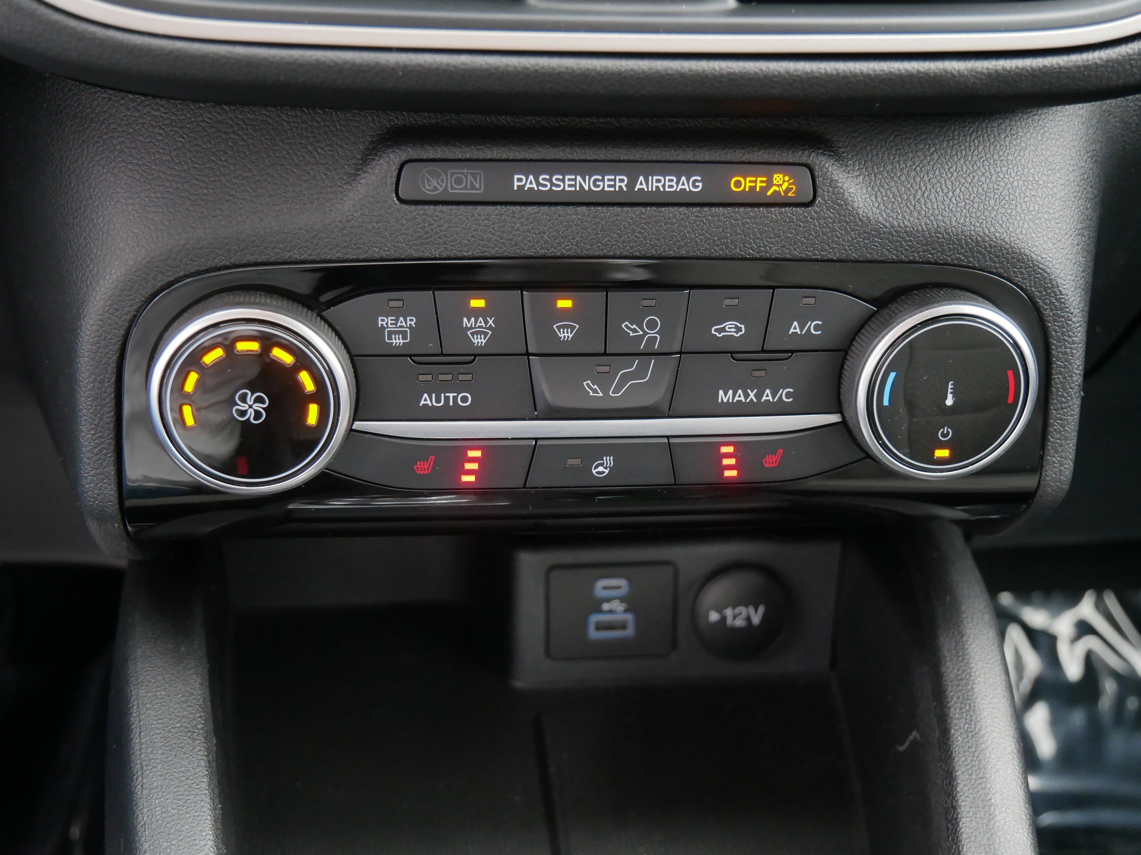 Certified 2022 Ford Escape SE w/ Cold Weather Package AWD/4WD image 23