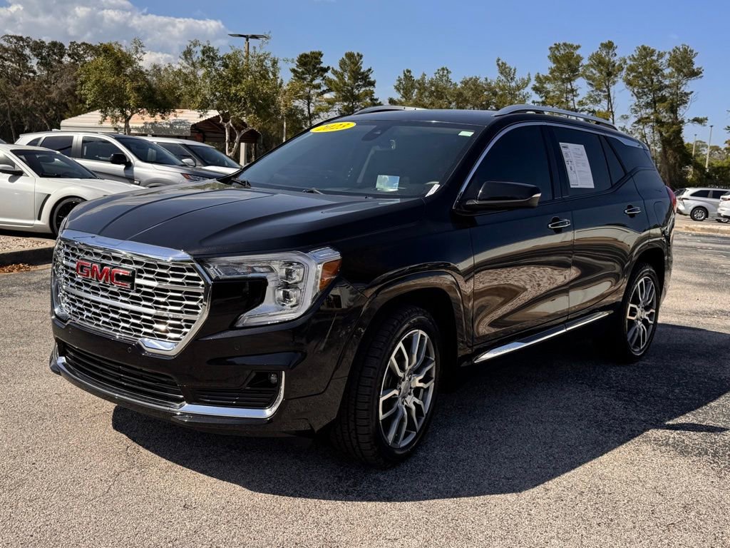 Used 2023 GMC Terrain Denali image 3