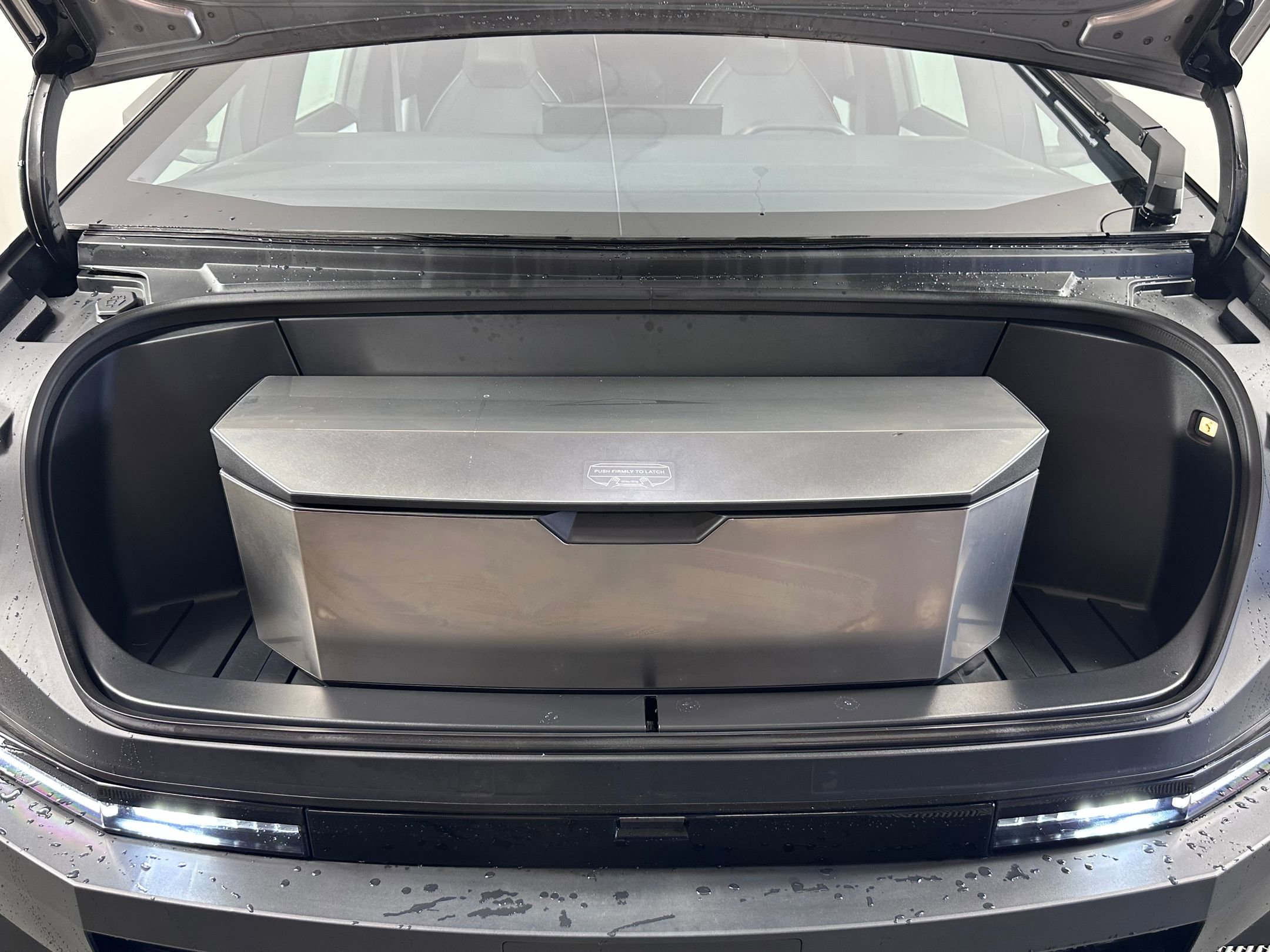 Used 2024 Tesla Cybertruck AWD Crew Cab image 30