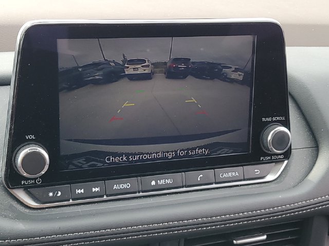 Used 2023 Nissan Rogue S AWD/4WD image 16