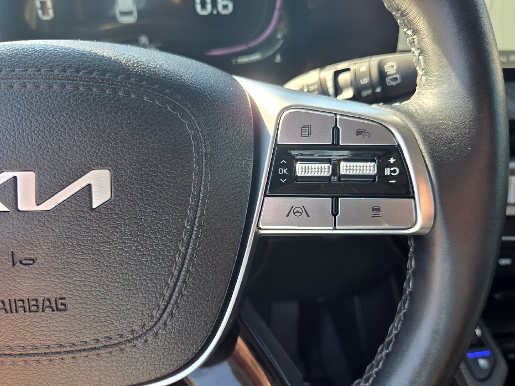 Used 2024 Kia Telluride EX w/ EX Captain's Chair Package AWD/4WD image 25