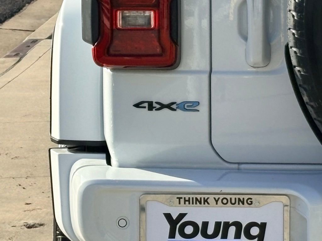 Used 2022 Jeep Wrangler Unlimited Sahara image 9