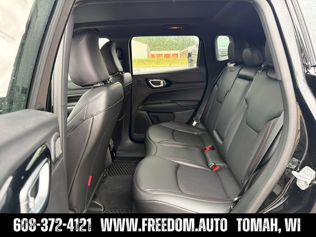 New 2026 Jeep Compass Trailhawk w/ Sun, Sound & Navigation Group AWD/4WD image 25