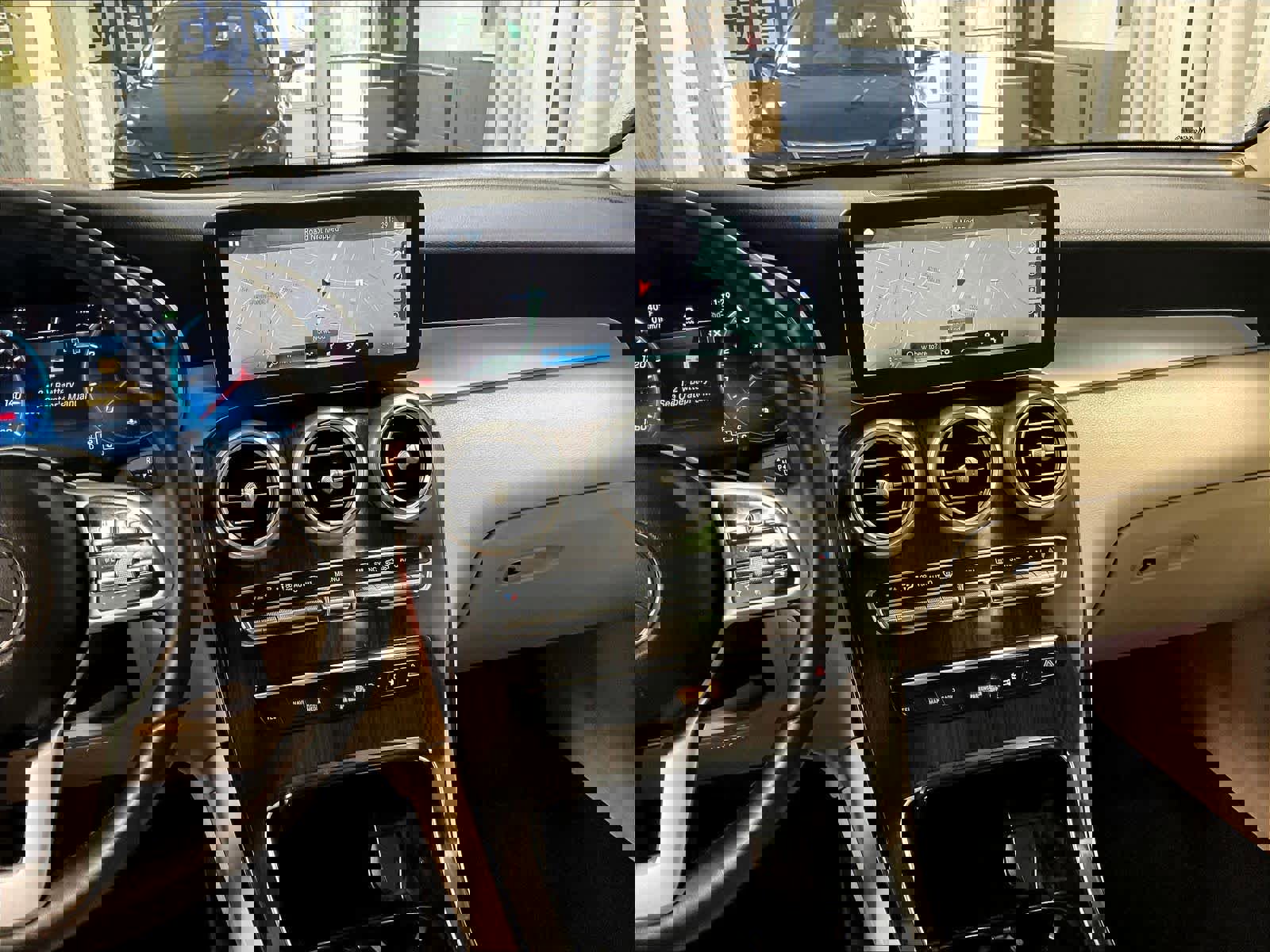 Used 2022 Mercedes-Benz GLC 300 4MATIC image 18