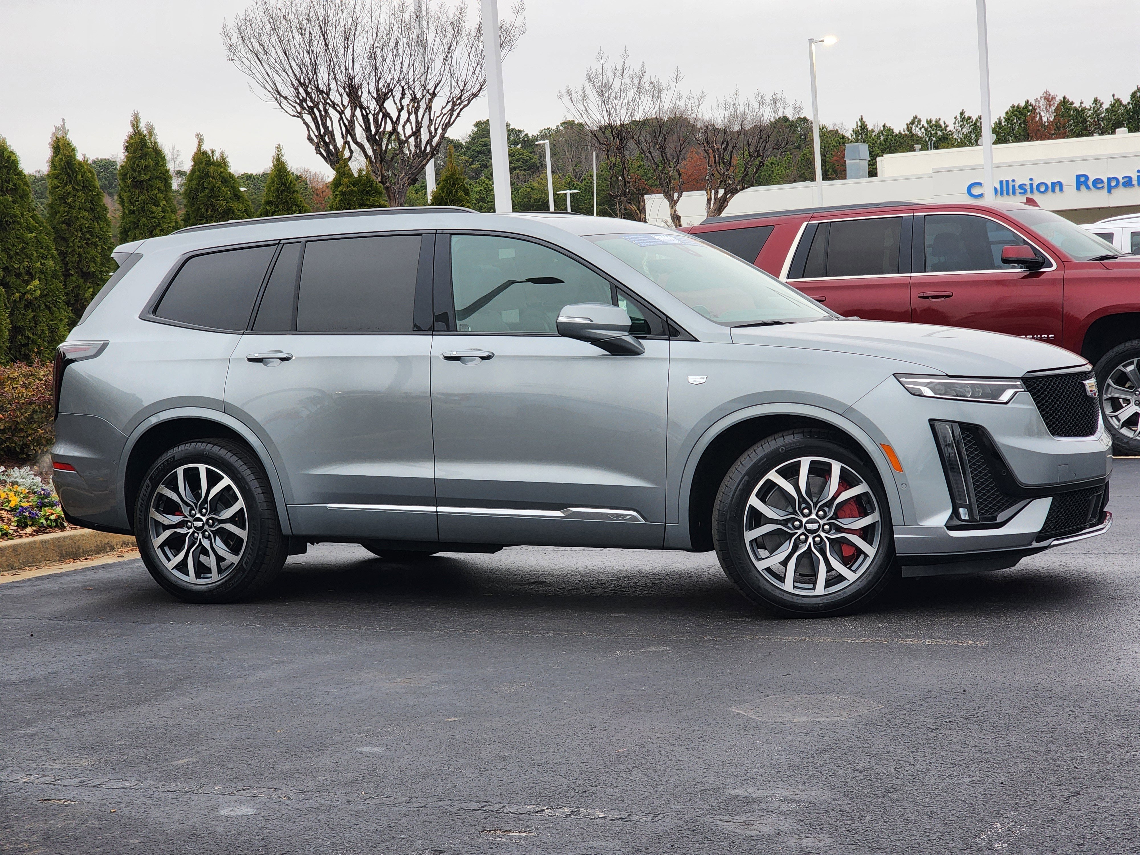 Used 2023 Cadillac XT6 Sport w/ Platinum Package image 3