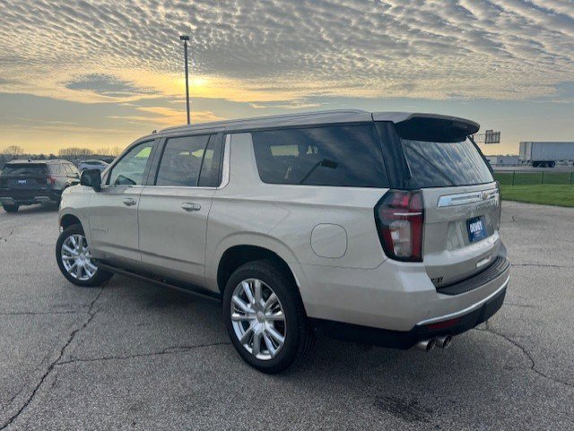 Used 2021 Chevrolet Suburban High Country AWD/4WD image 7